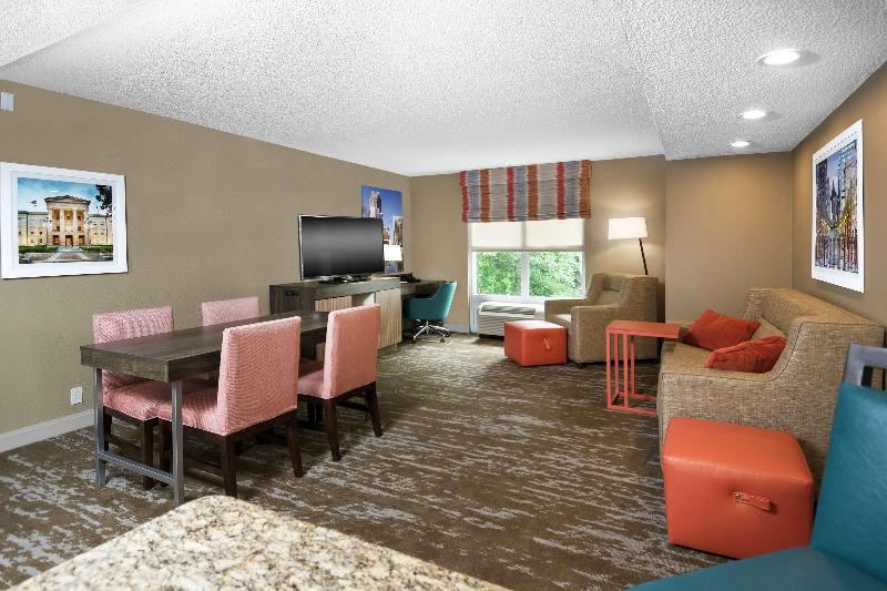 Photo of Livingroom in Southwest Raleigh