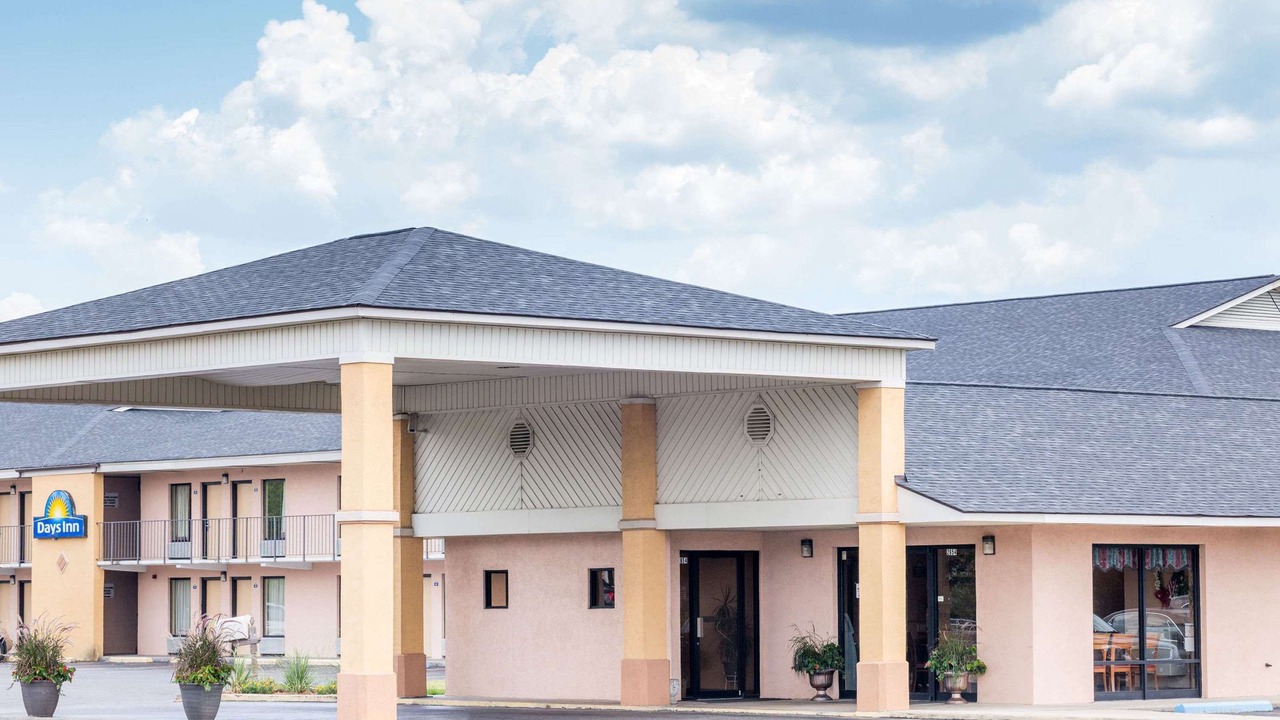 Photo of Buildings in Seiglers Crossroads