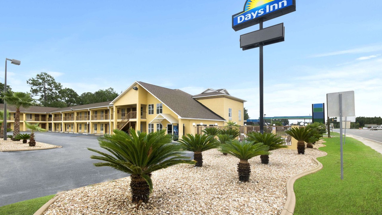 Photo of Buildings in Alma