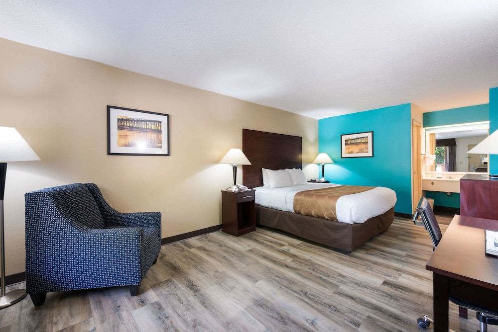 Photo of Livingroom in Rockingham