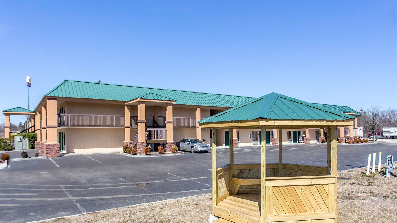 Photo of Buildings in Seiglers Crossroads