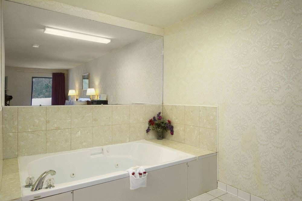 Photo of Bathroom in Gracewood