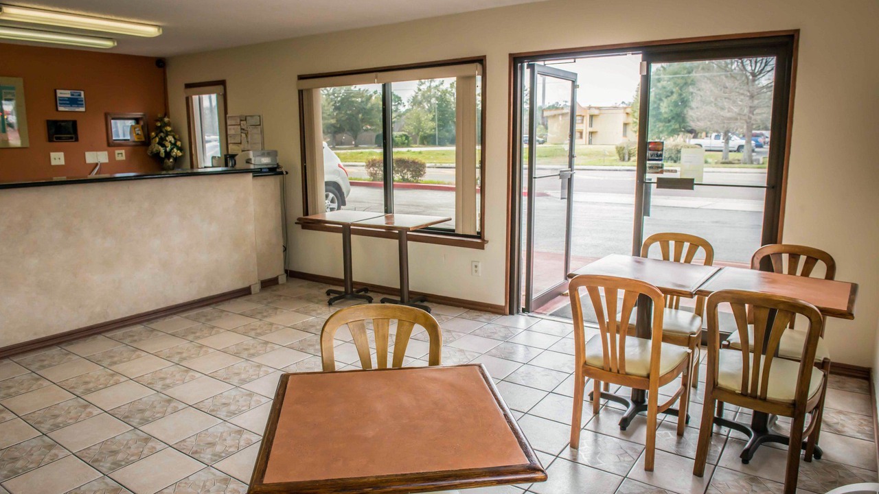 Photo of Livingroom in Lake City