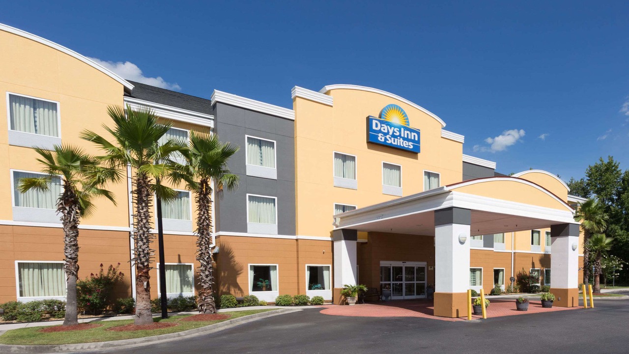 Photo of Buildings in Port Wentworth