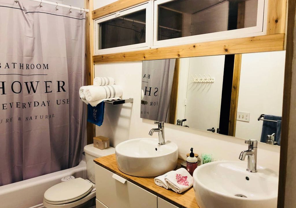 Photo of Bathroom in Bonito Boathouses