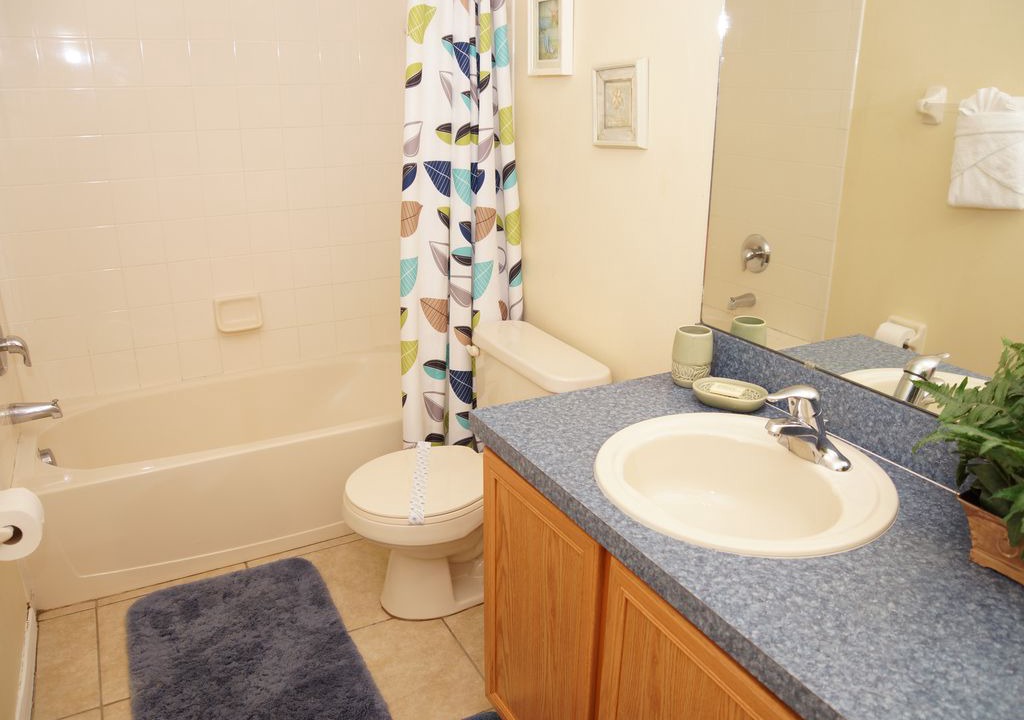 Photo of Bathroom in Crescent Lakes