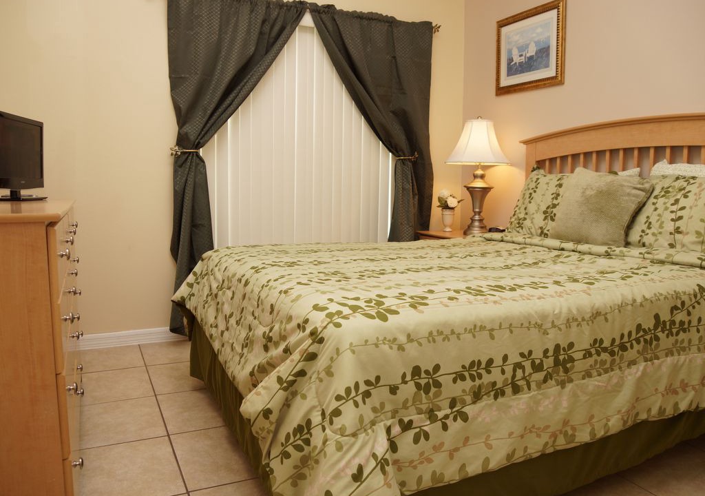 Photo of Bedroom in Crescent Lakes