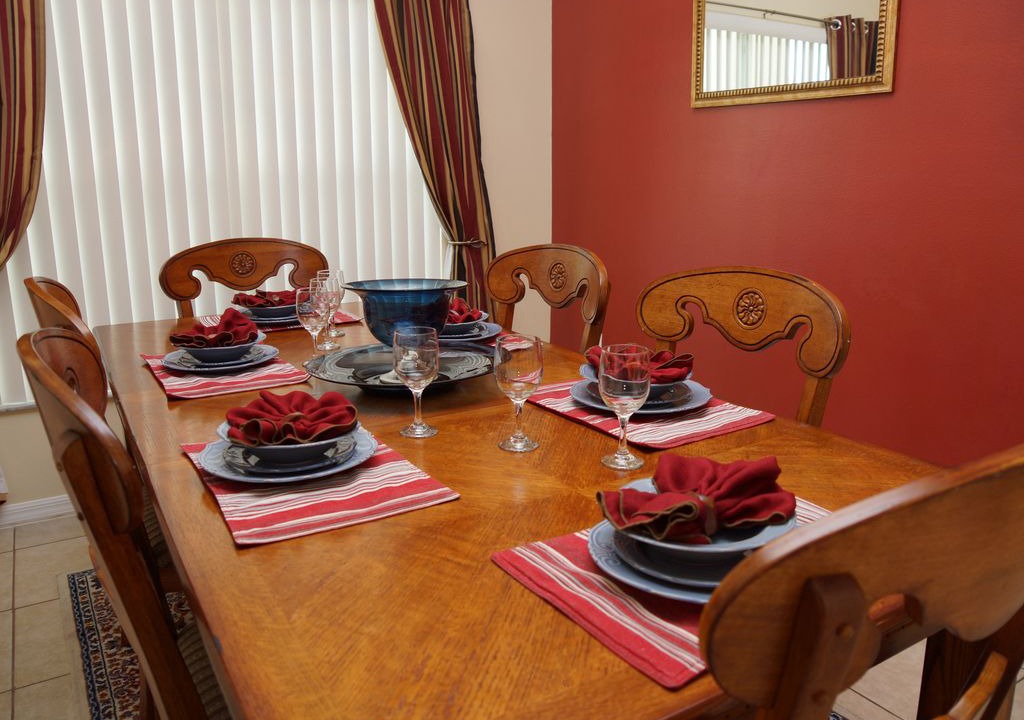 Photo of Livingroom in Crescent Lakes