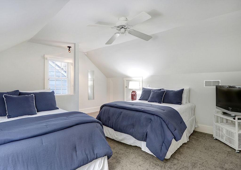 Photo of Bedroom in Beach Institute