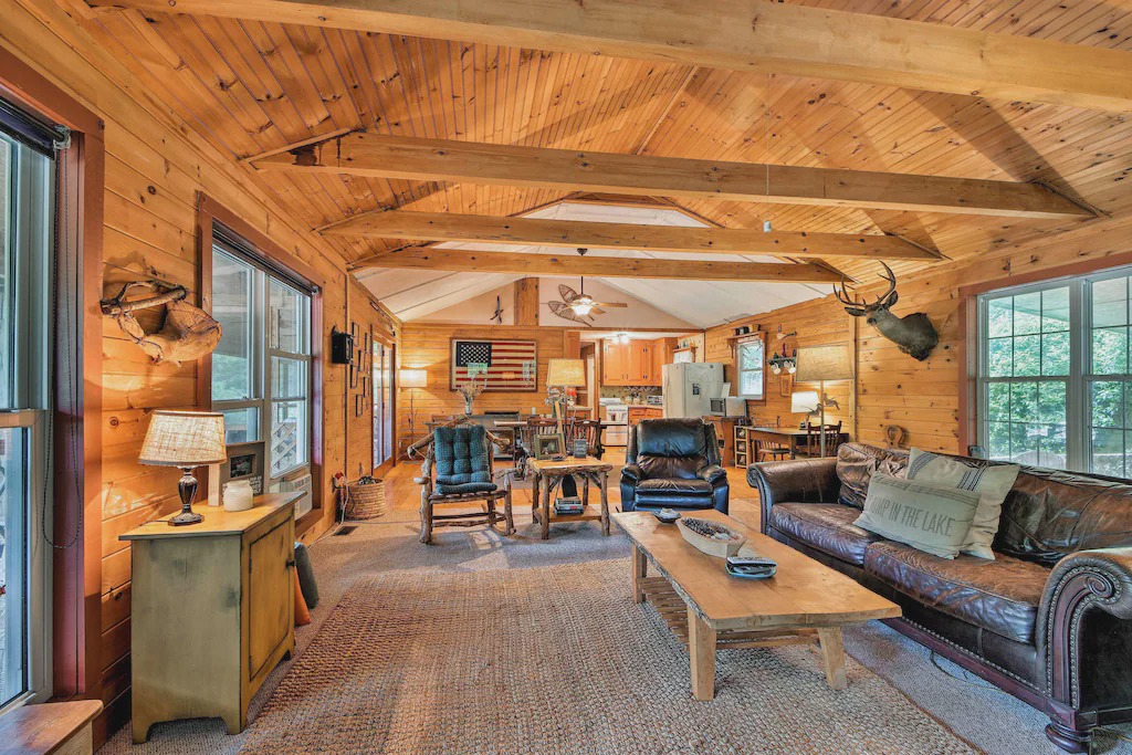 Photo of Livingroom in Mountain Rest