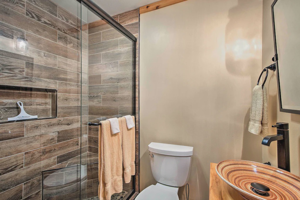 Photo of Bathroom in Mountain Rest