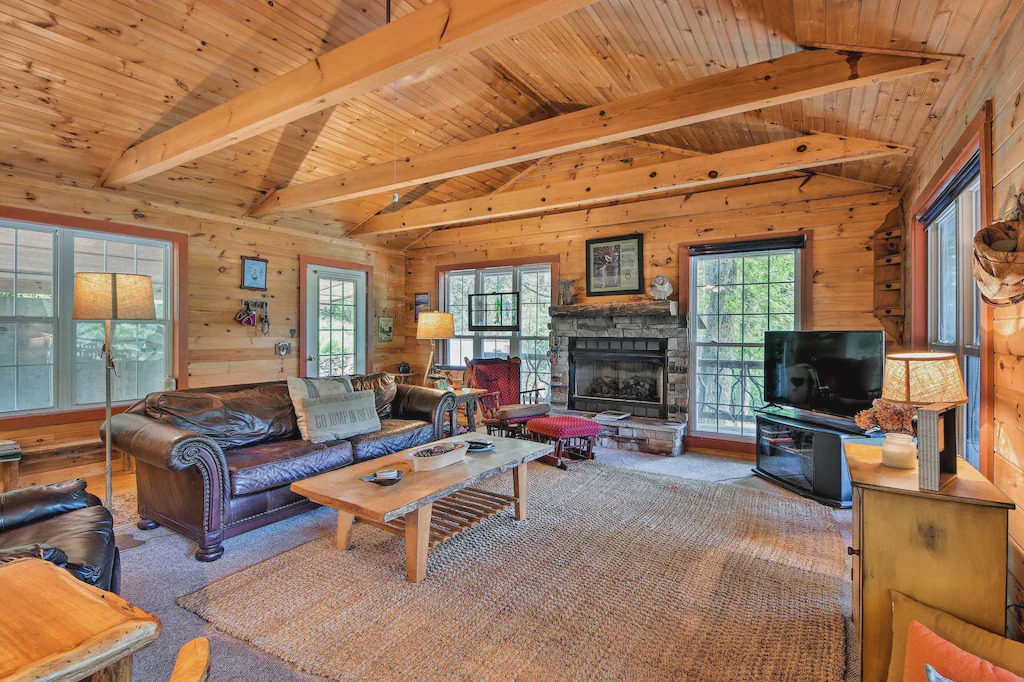 Photo of Livingroom in Mountain Rest