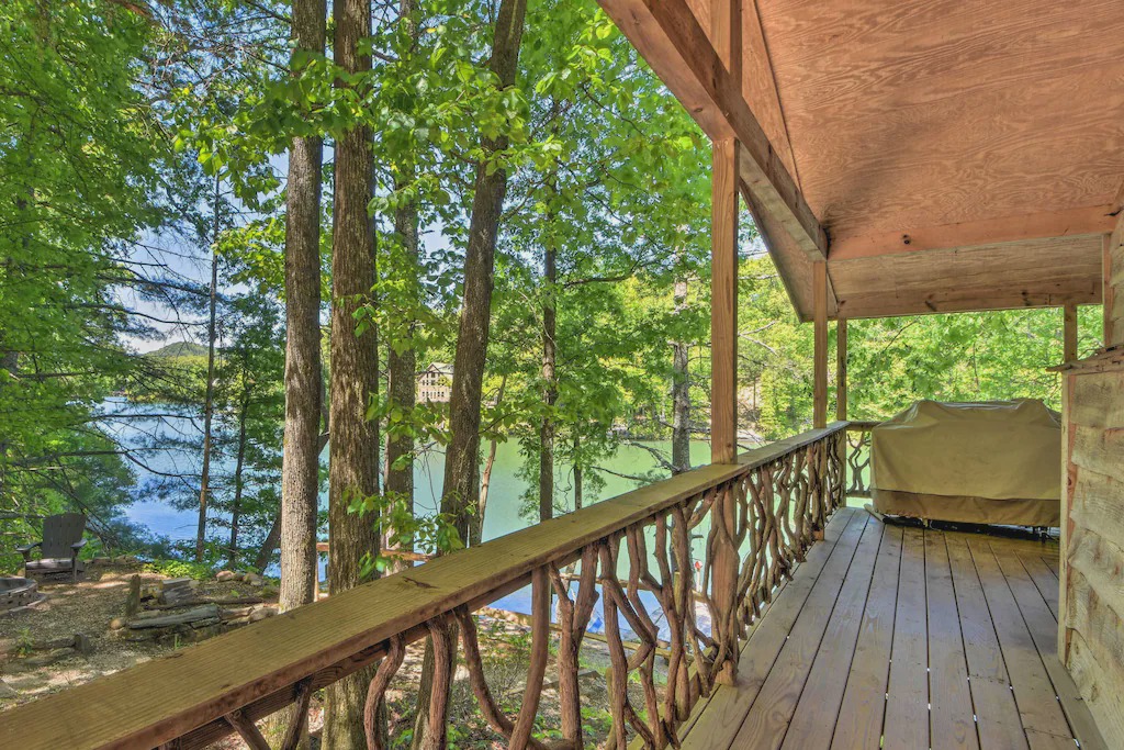 Photo of Patio Balcony in Mountain Rest