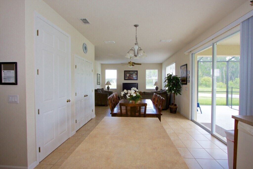 Photo of Livingroom in Trafalgar Village