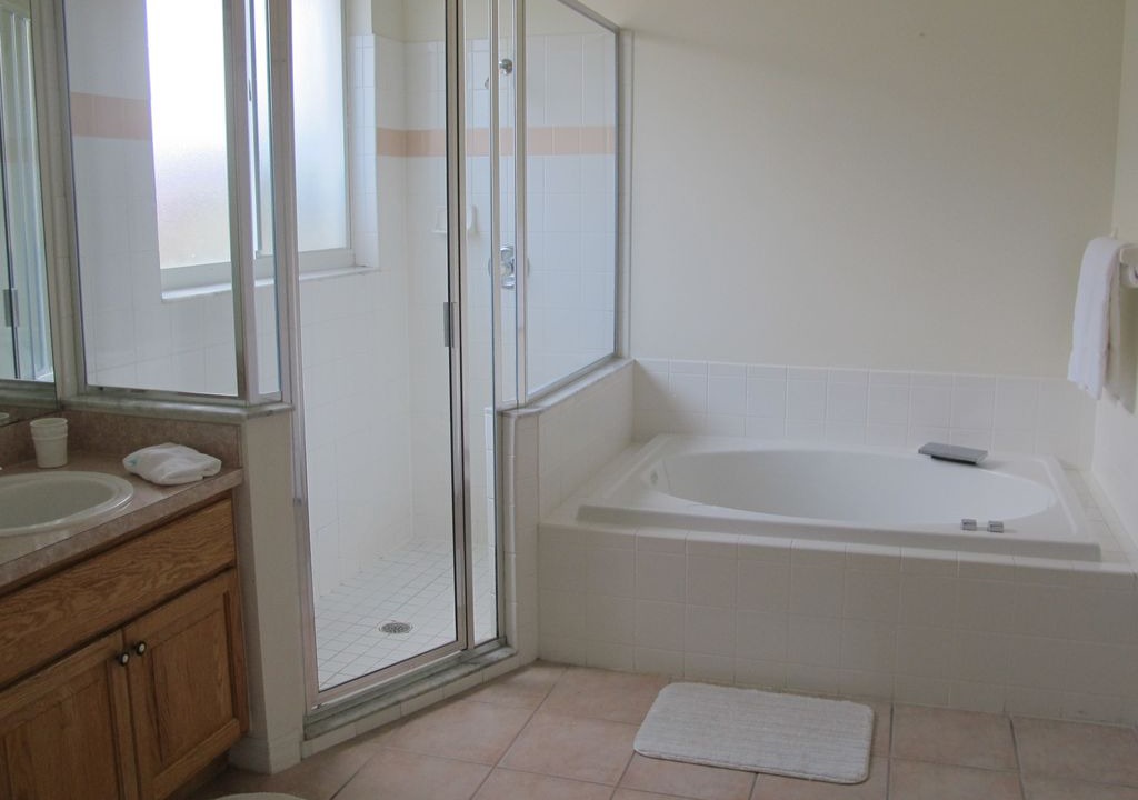 Photo of Bathroom in Sunset Lakes