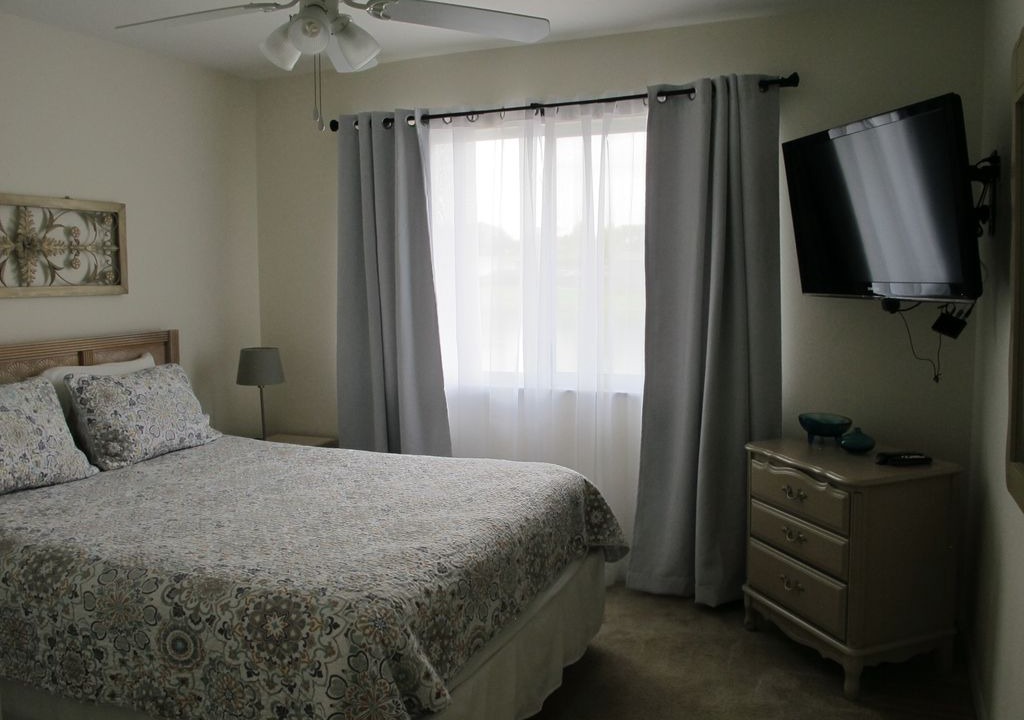 Photo of Bedroom in Sunset Lakes