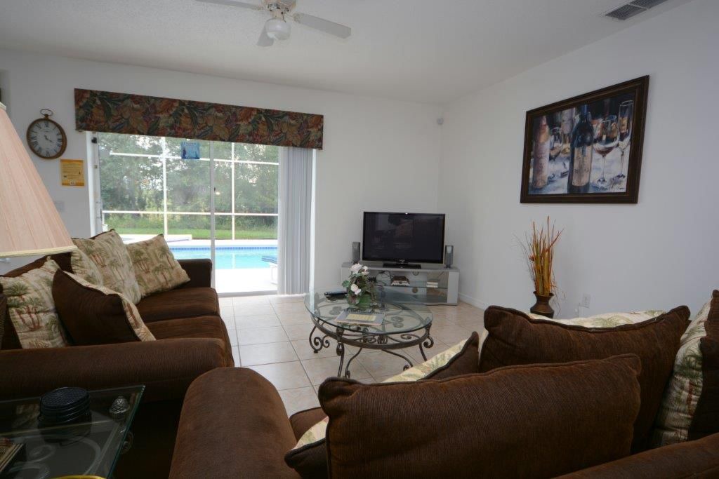Photo of Livingroom in Eagle Pointe South
