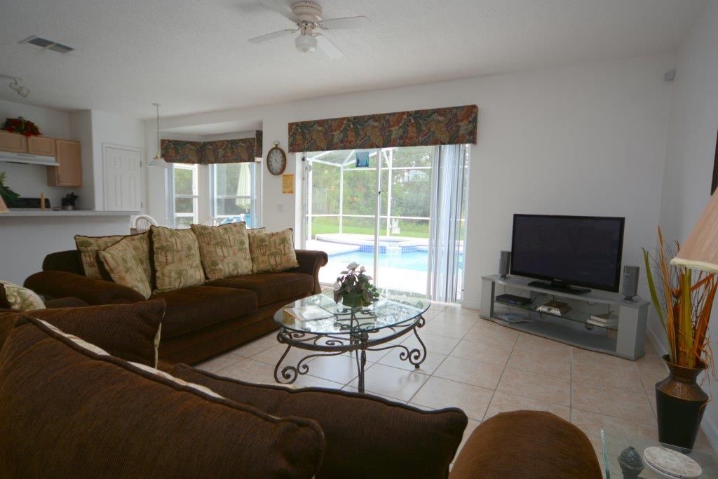 Photo of Livingroom in Eagle Pointe South