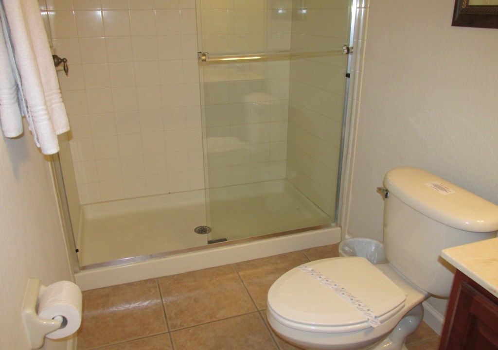 Photo of Bathroom in Trafalgar Village