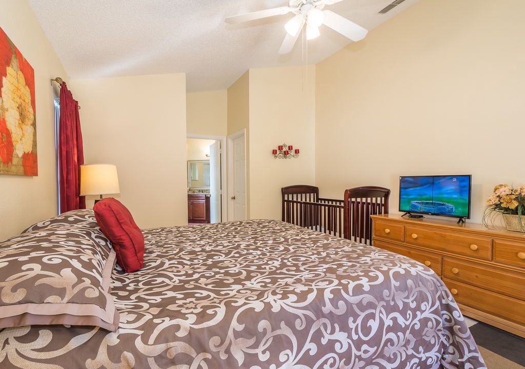 Photo of Bedroom in Creekside