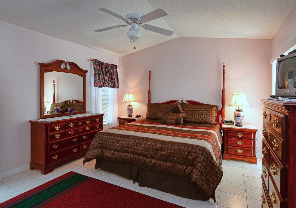 Photo of Bedroom in Greater Groves