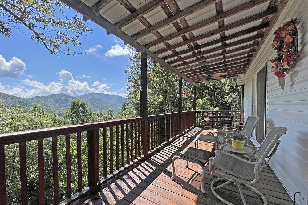 Photo of Patio Balcony in Robbinsville