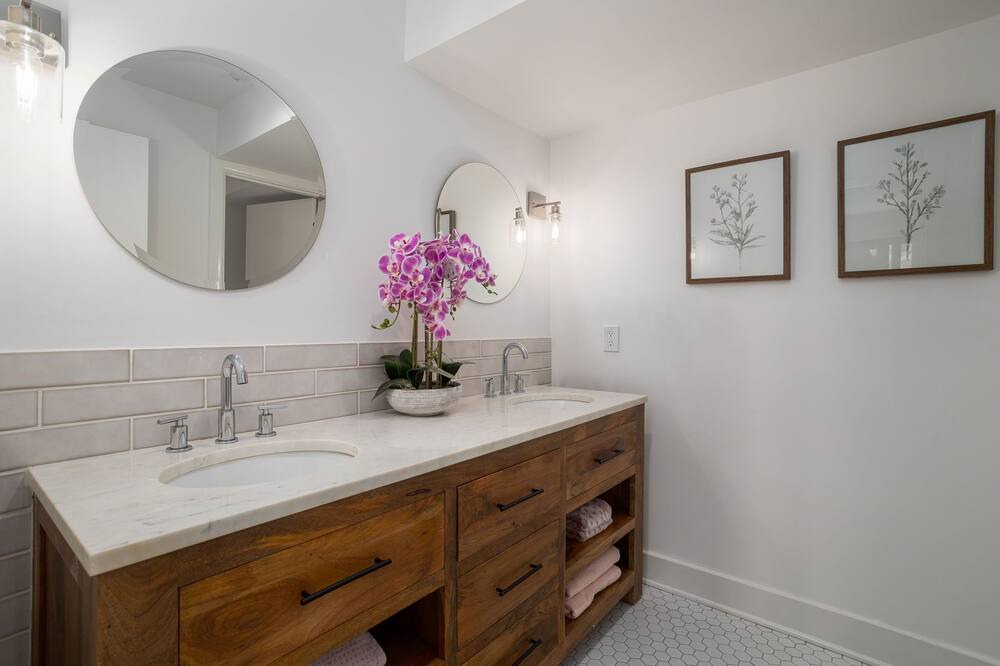 Photo of Bathroom in Chapin