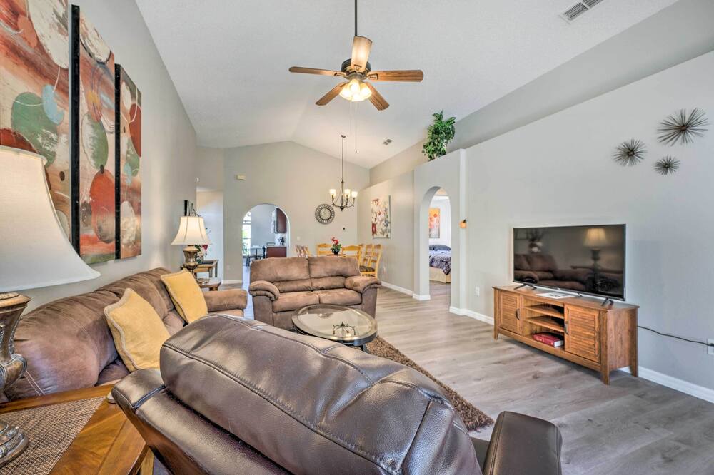 Photo of Livingroom in Creekside