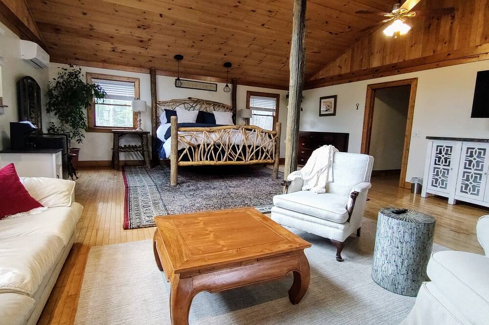 Photo of Bedroom in Cullowhee