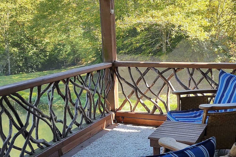 Photo of Patio Balcony in Cullowhee