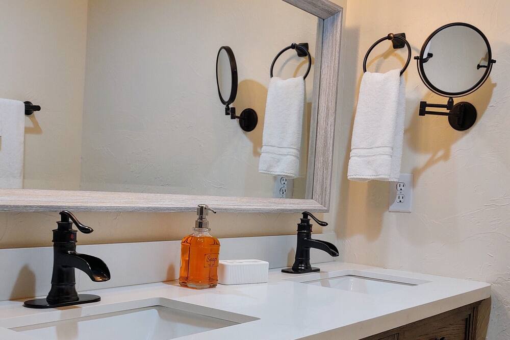 Photo of Bathroom in Cullowhee