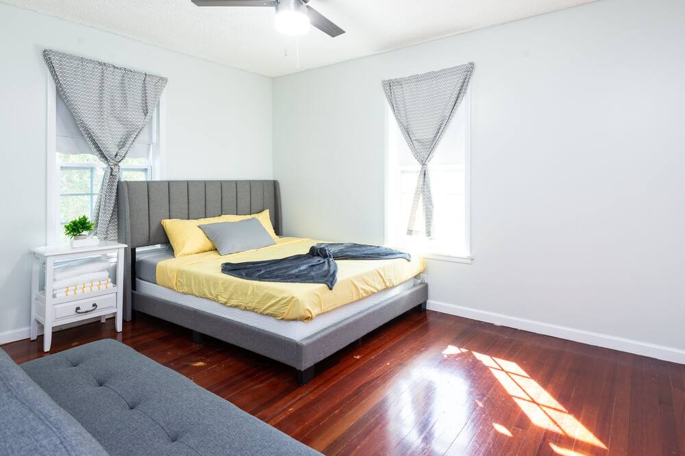 Photo of Bedroom in Riviera Bay