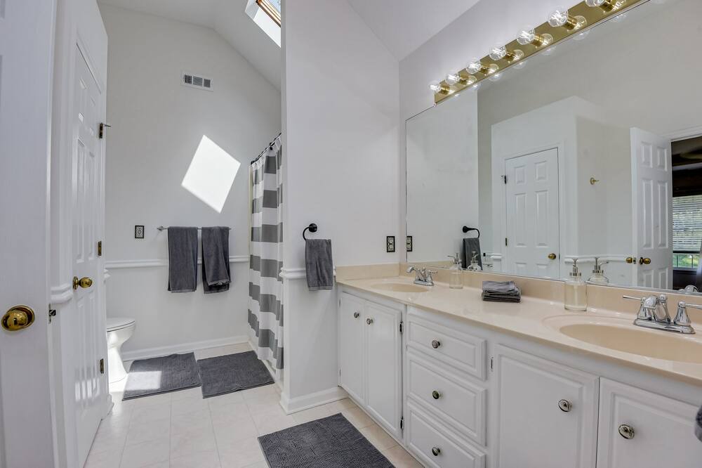 Photo of Bathroom in Houndslake