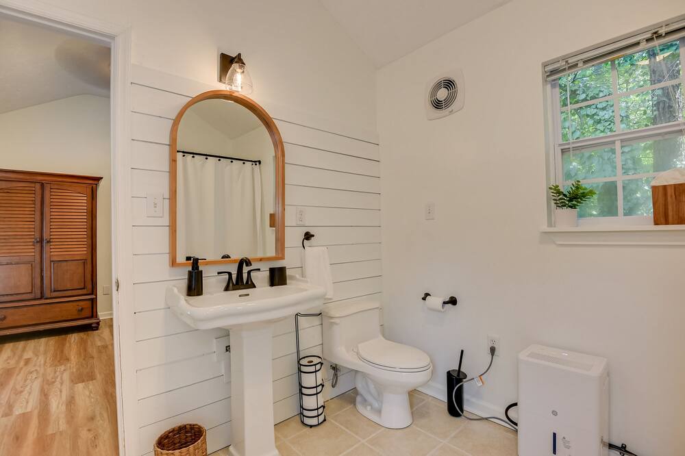 Photo of Bathroom in Houndslake