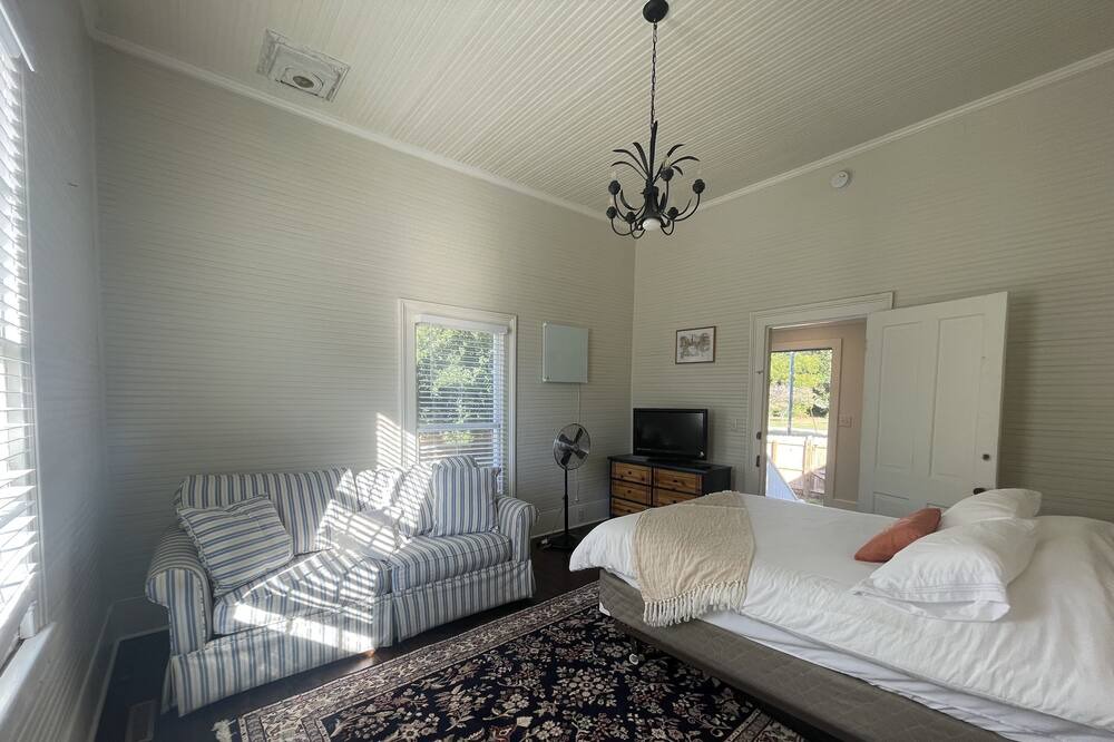Photo of Bedroom in Trenton