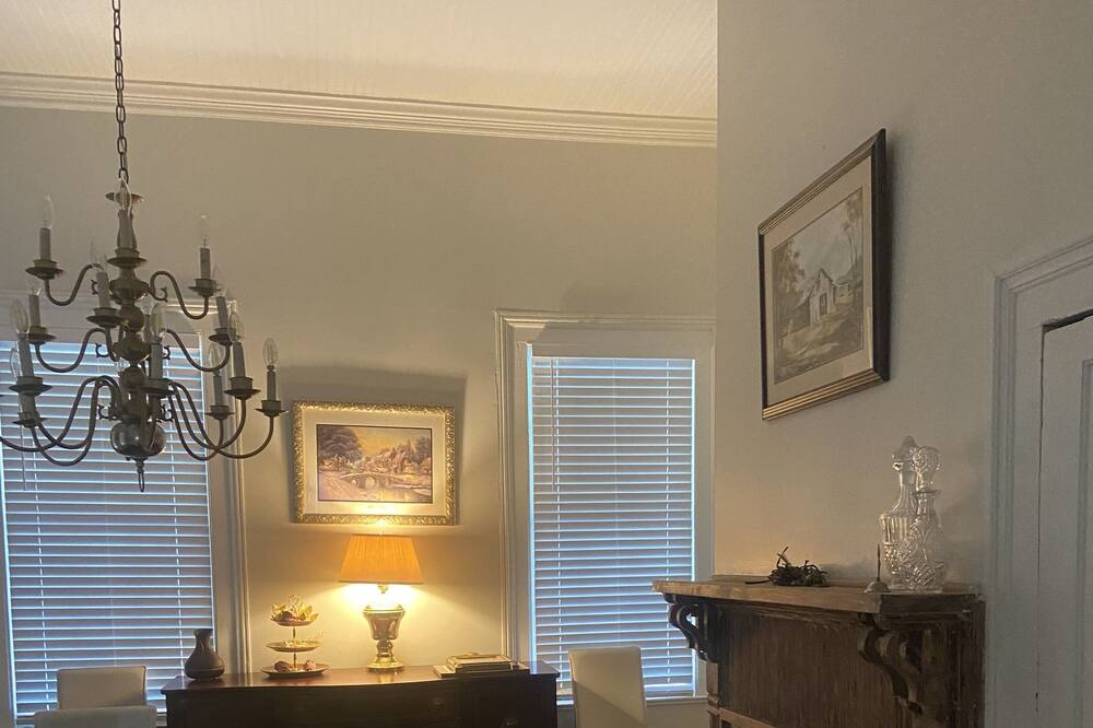 Photo of Livingroom in Trenton