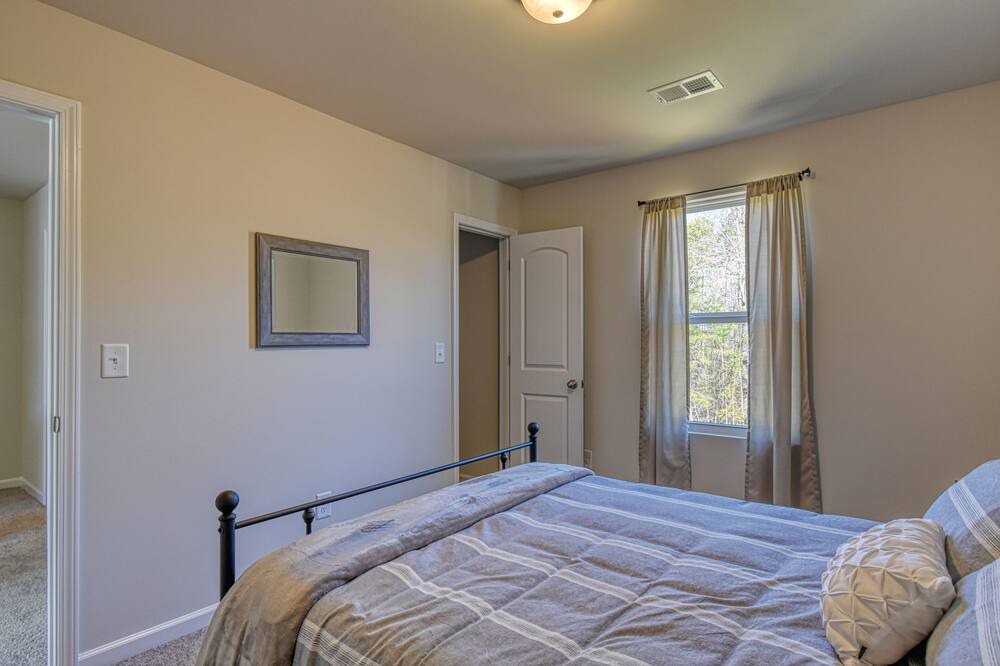 Photo of Bedroom in Anderson