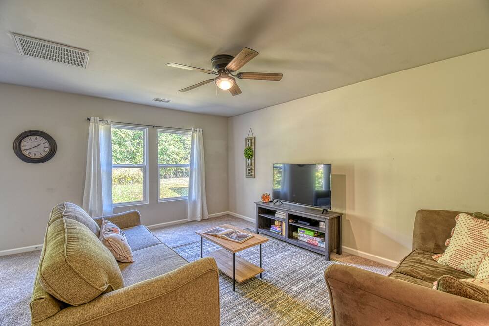 Photo of Livingroom in Anderson