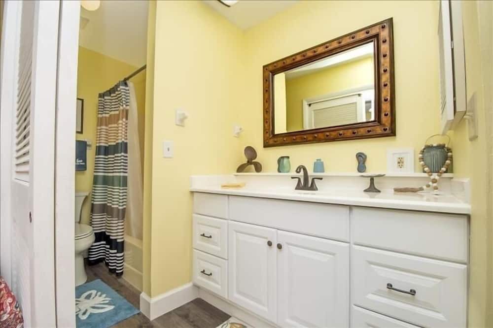 Photo of Bedroom in Isles of Capri