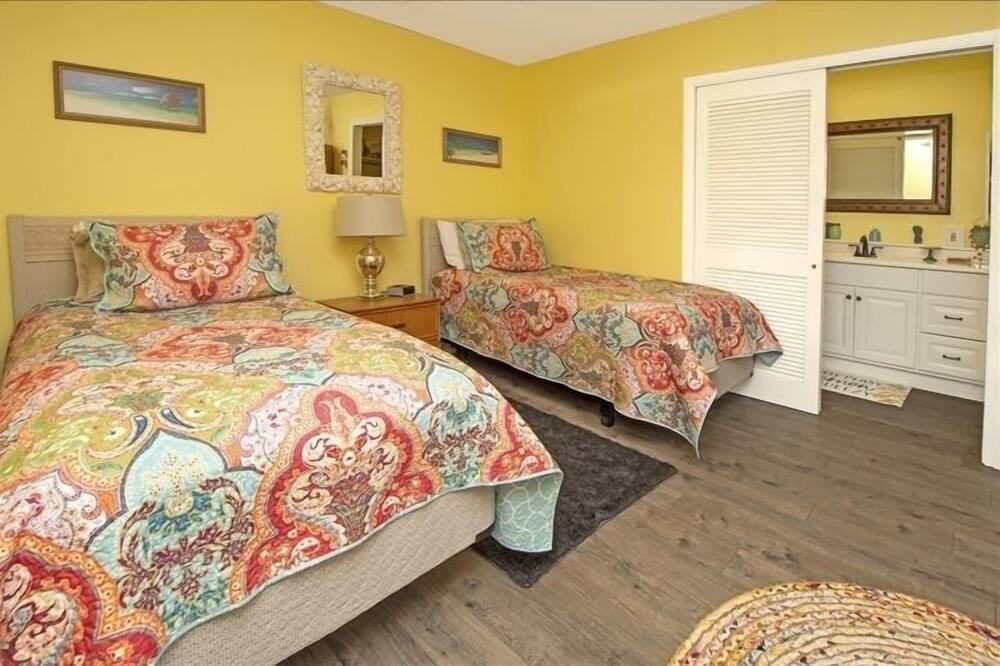 Photo of Bedroom in Isles of Capri