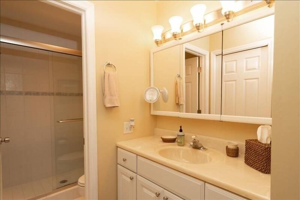 Photo of Bathroom in Hammock Bay