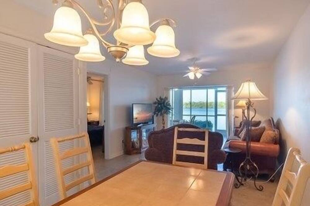 Photo of Bedroom in Hammock Bay