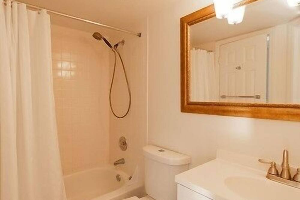 Photo of Bathroom in Hammock Bay