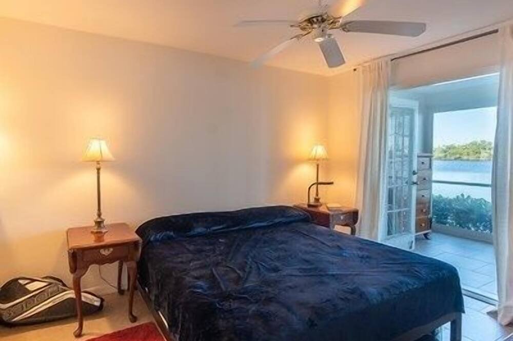 Photo of Bedroom in Hammock Bay