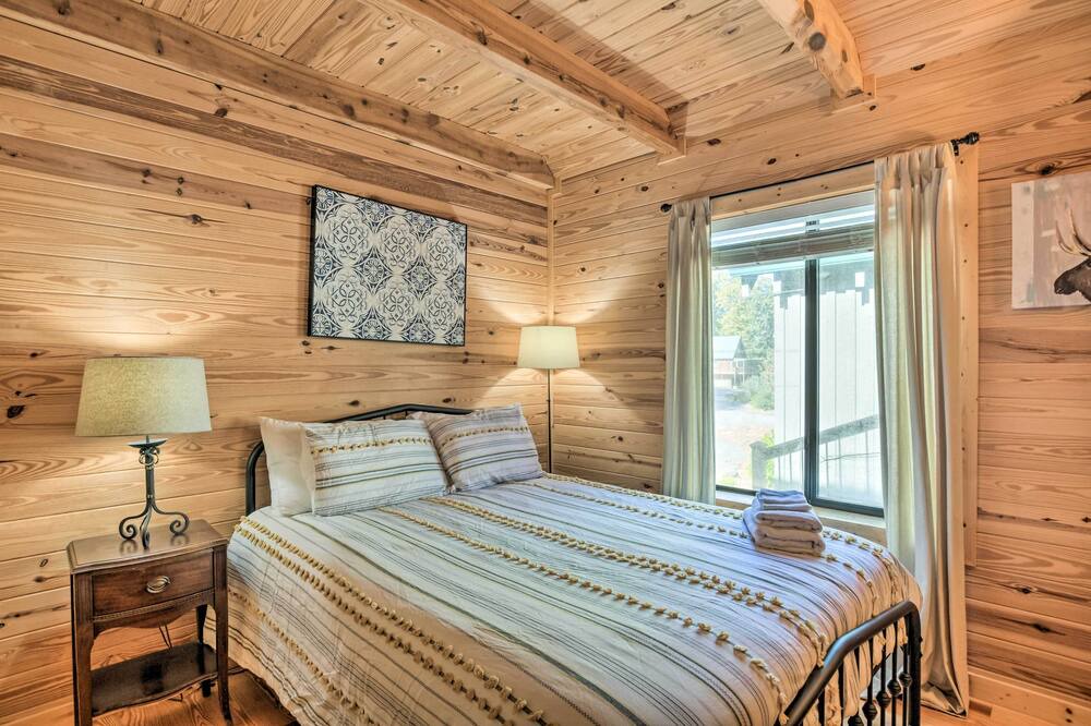 Photo of Bedroom in Seneca