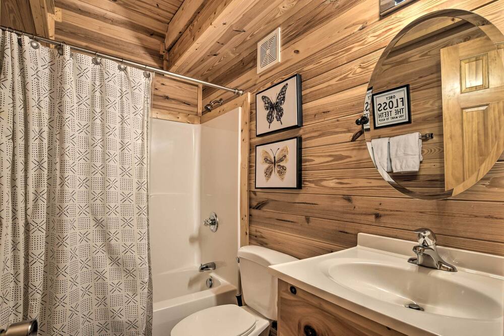Photo of Bathroom in Seneca