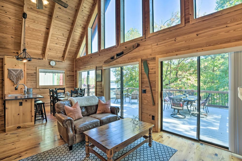 Photo of Livingroom in Seneca