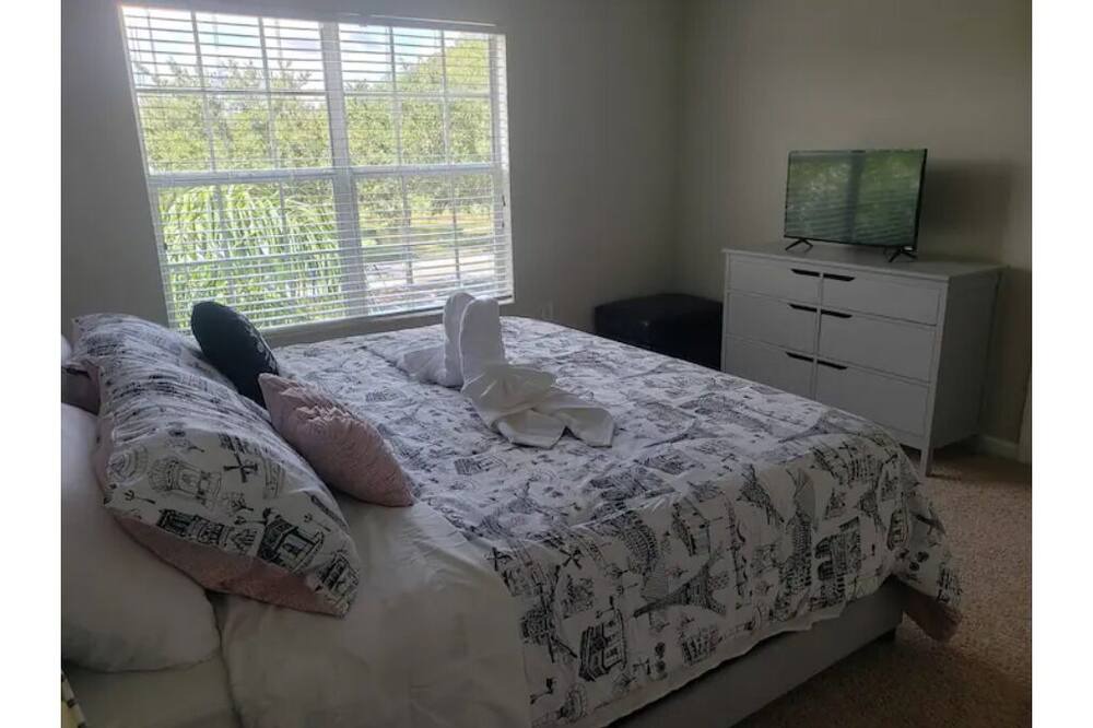 Photo of Bedroom in Trafalgar Village