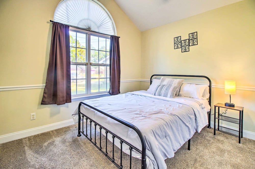Photo of Bedroom in Hinesville