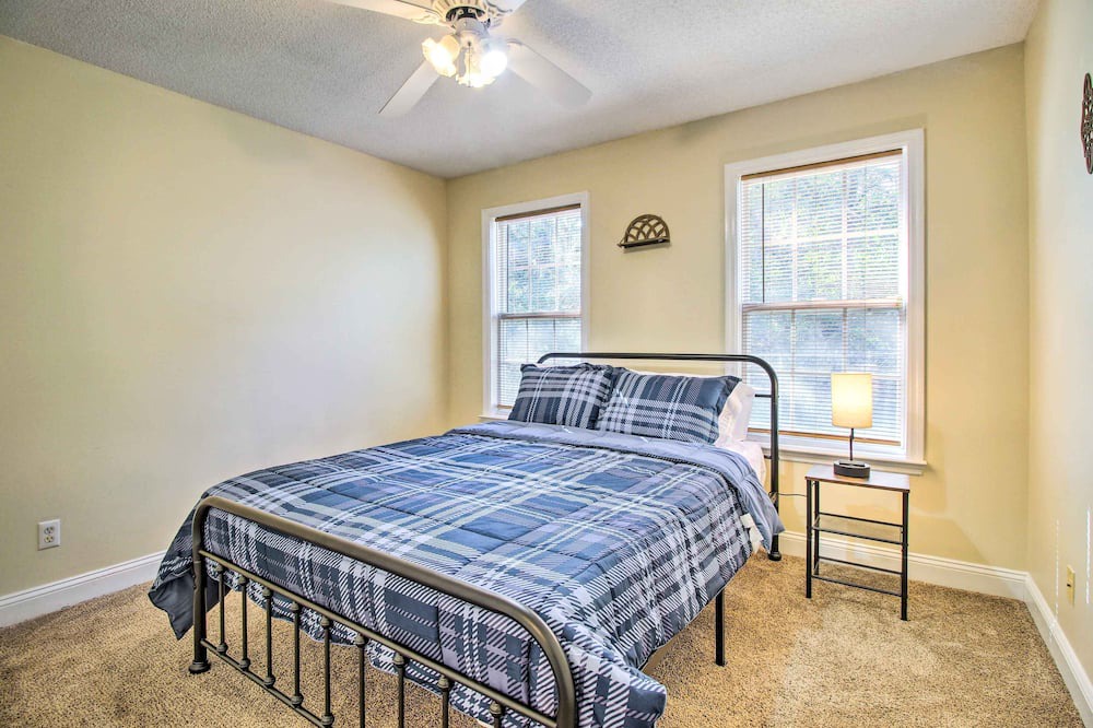 Photo of Bedroom in Hinesville